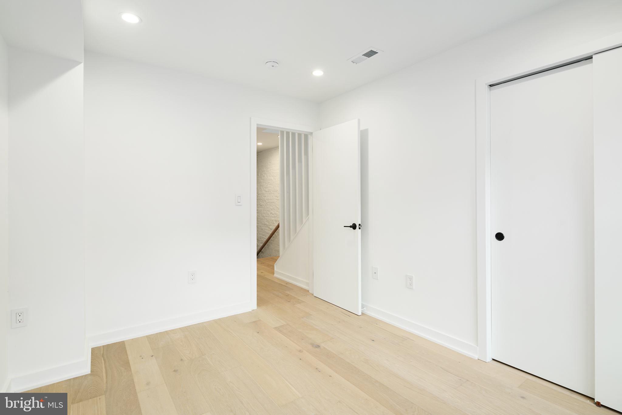 826 McClellan Street Philadelphia, PA 19148 - Photo 17 of 30 Gallery Image 17
