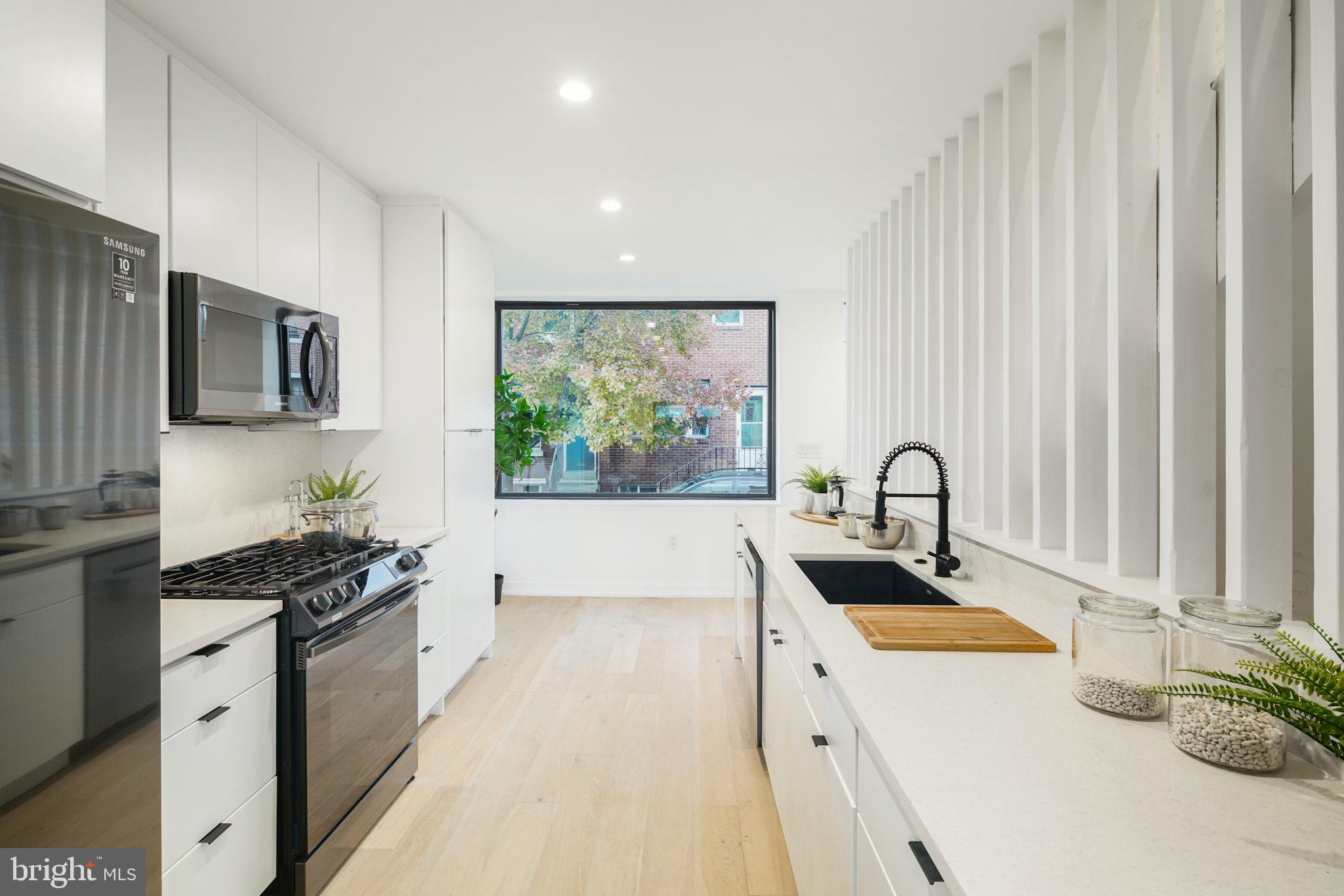 826 McClellan Street Philadelphia, PA 19148 - Photo 7 of 30 Gallery Image 7