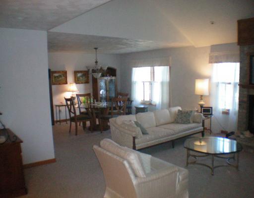 2231 Ridge Road McKeesport, PA 15135 - Photo 2 of 18 Living Room.