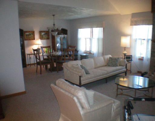 2231 Ridge Road McKeesport, PA 15135 - Photo 4 of 18 Living Room.