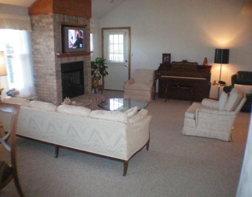 2231 Ridge Road McKeesport, PA 15135 - Photo 5 of 18 Living Room.