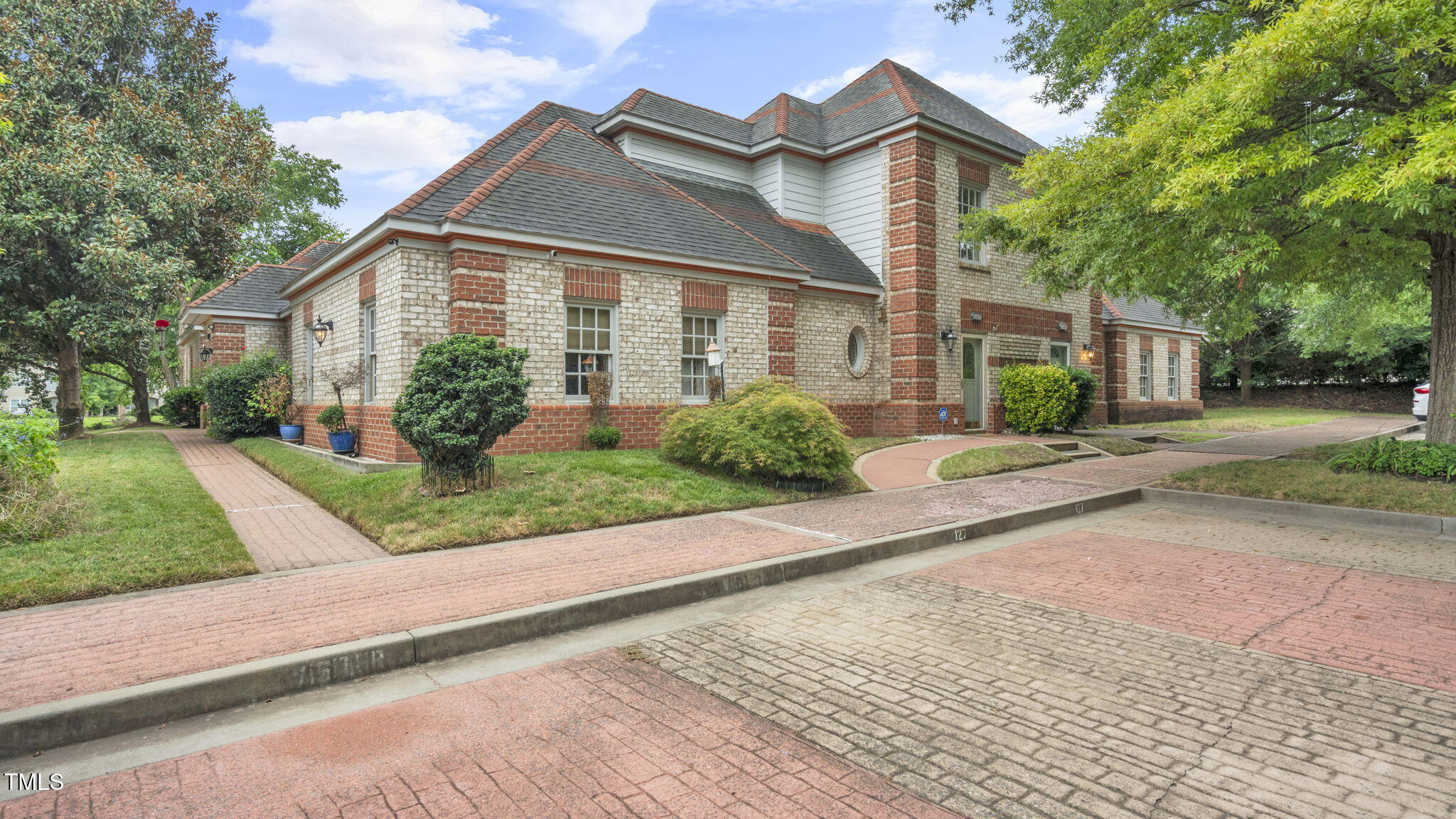 127 Presidents Drive Durham, NC 27704 - Photo 2 of 33 1-web-or-mls-127-northwest-presidents-dr