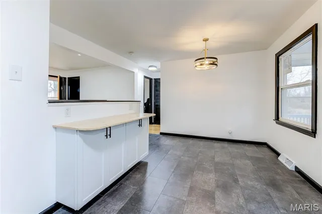 $159,500 | 9737 Calumet Drive, St. Louis, MO 63137