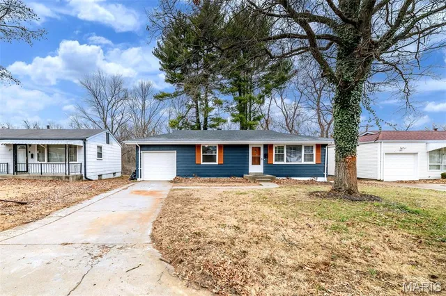 $159,500 | 9737 Calumet Drive, St. Louis, MO 63137