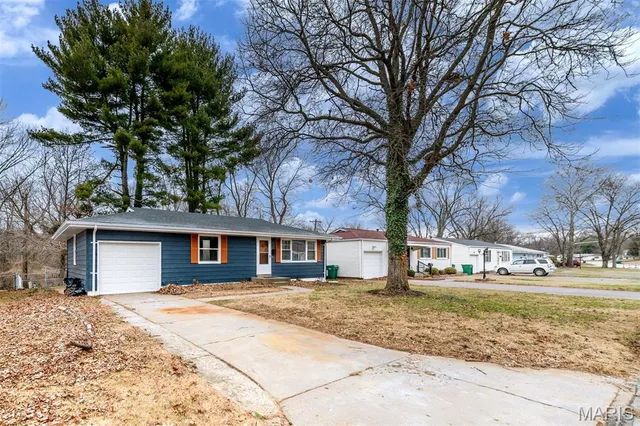 $159,500 | 9737 Calumet Drive, St. Louis, MO 63137
