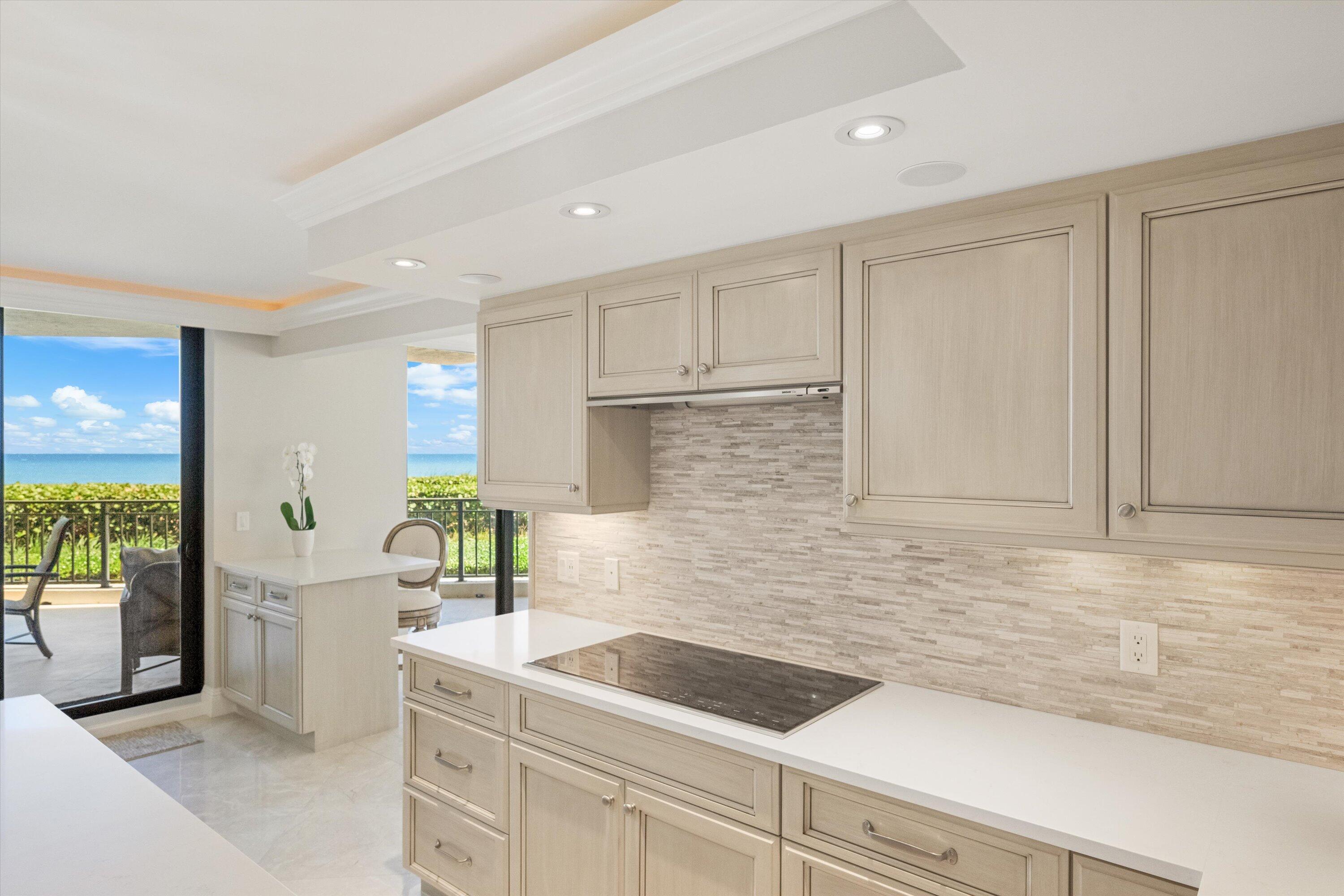 19850 South Beach Road, Unit 2B Jupiter, FL 33469 - Photo 18 of 50 Kitchen