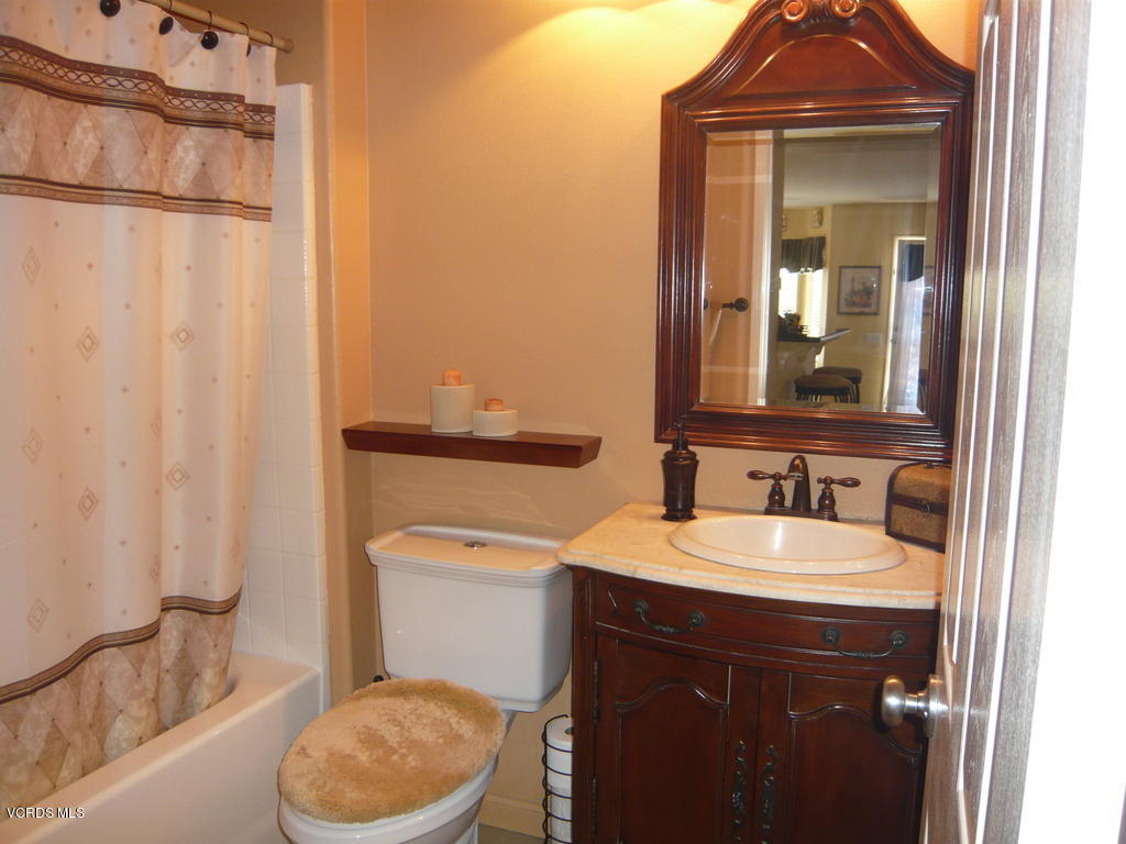 622 Perth Place Oxnard, CA 93035 - Photo 15 of 32 P1050653