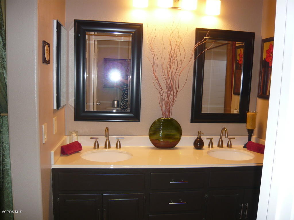 622 Perth Place Oxnard, CA 93035 - Photo 23 of 32 P1050668