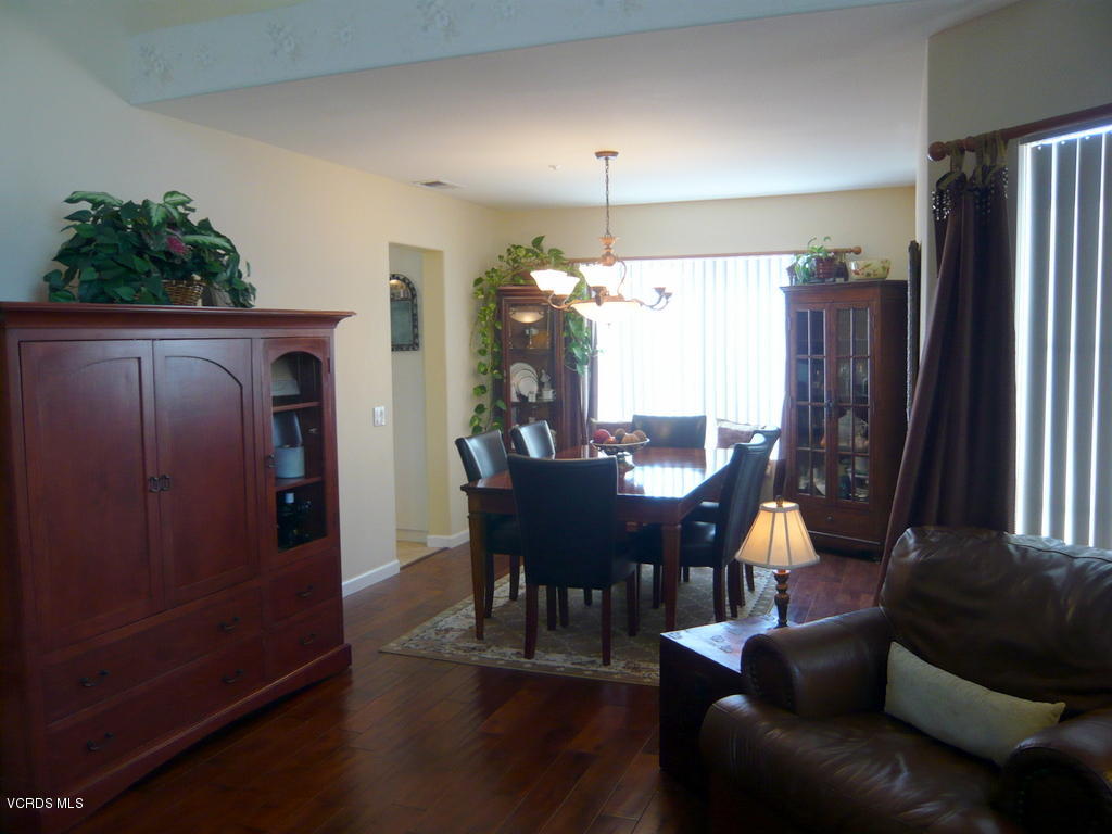 622 Perth Place Oxnard, CA 93035 - Photo 4 of 32 P1050641