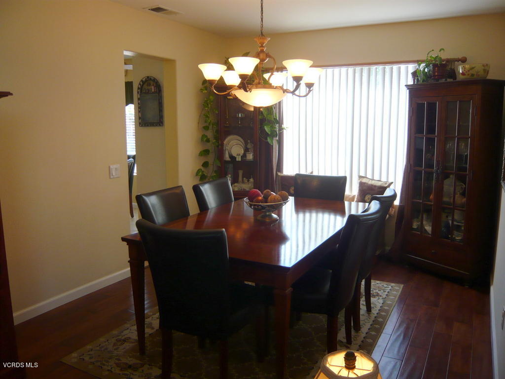 622 Perth Place Oxnard, CA 93035 - Photo 5 of 32 P1050644