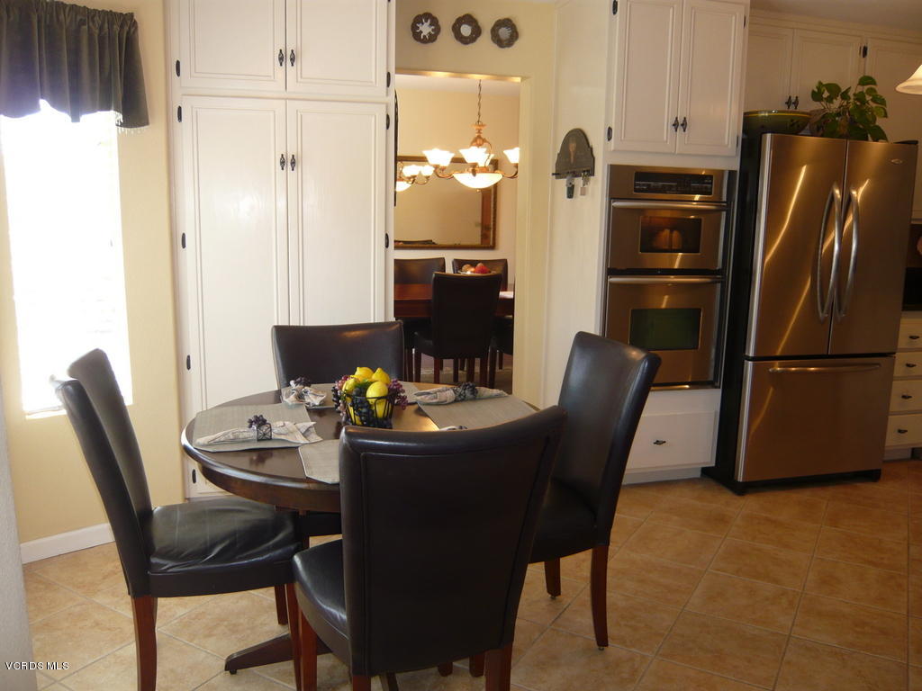 622 Perth Place Oxnard, CA 93035 - Photo 8 of 32 P1050647