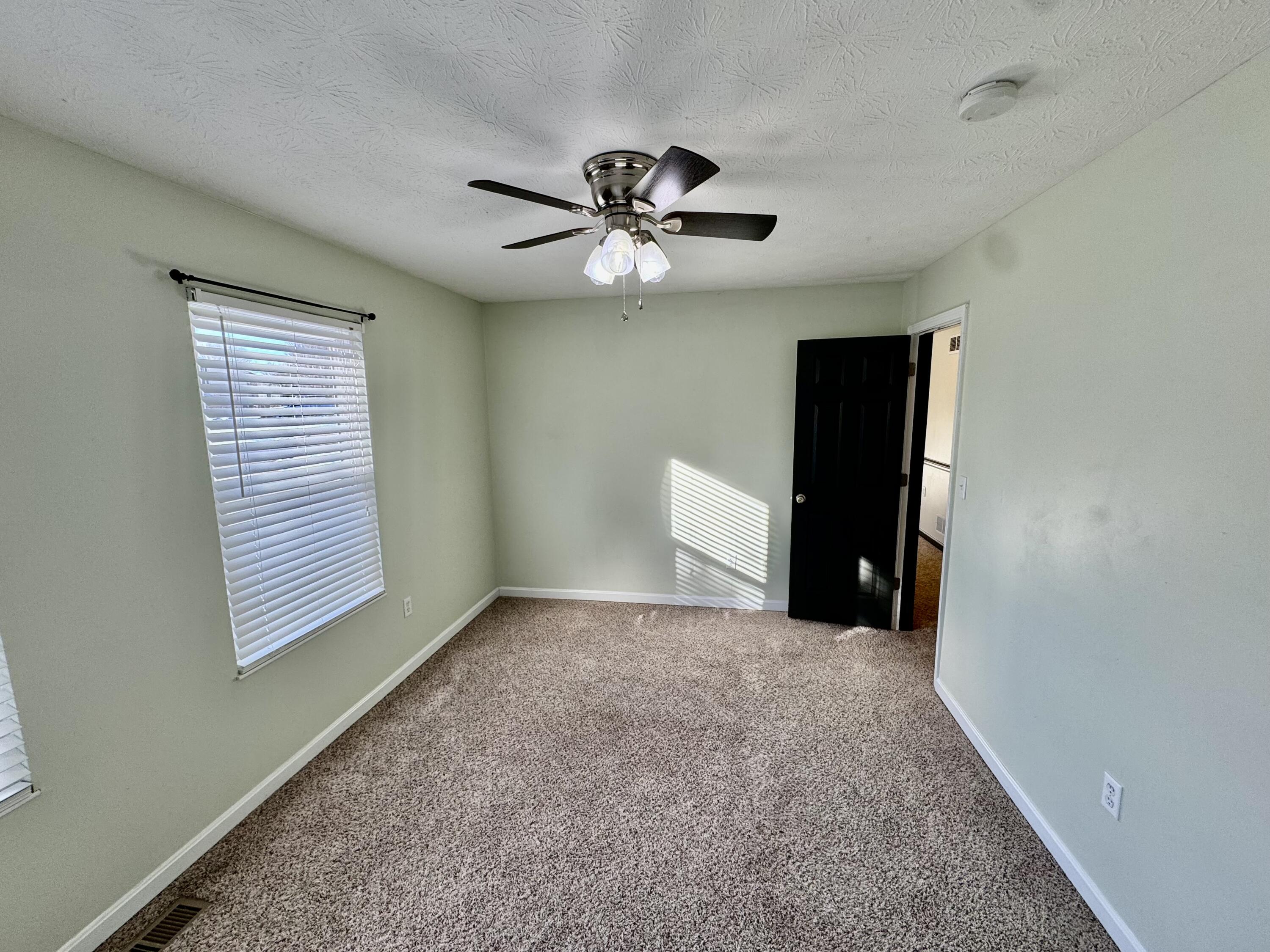 960 Reeves Road Dry Ridge, KY 41035 - Photo 15 of 29