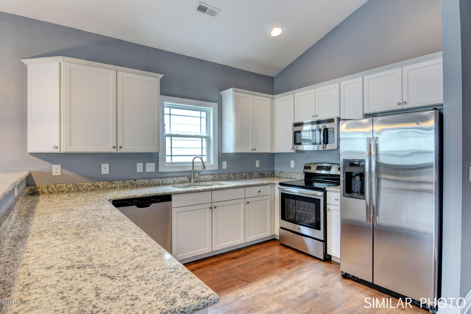 201 Dolphin & Shell Road, Unit C Surf City, NC 28445 - Photo 9 of 24 309 Vista Court Surf City NC-large-009-8