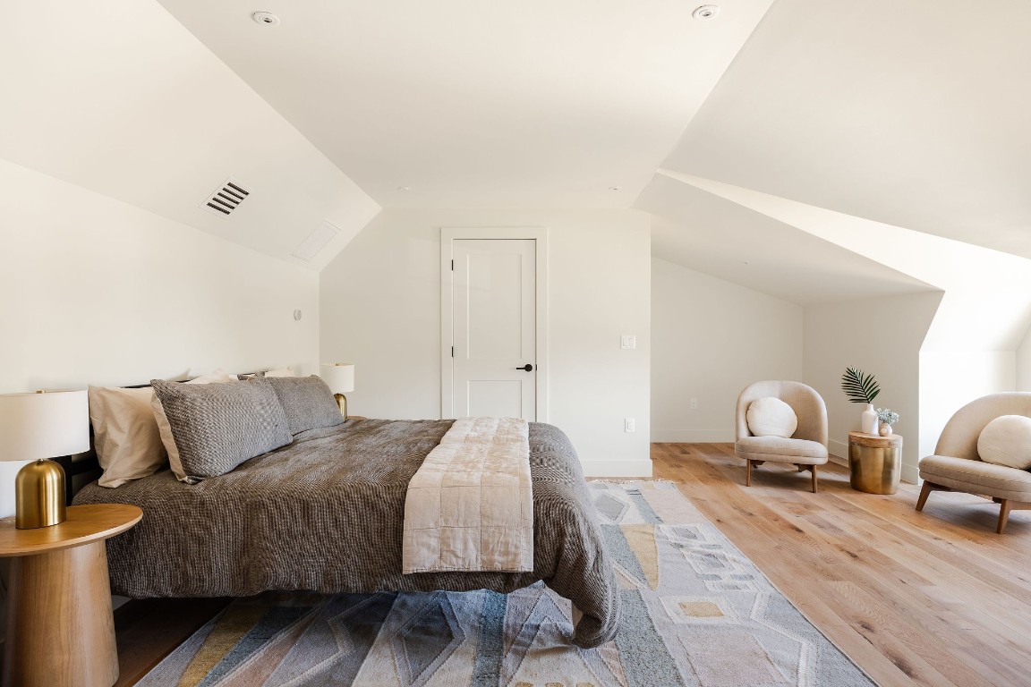 1802 Overhill Drive, Unit A Austin, TX 78721 - Photo 26 of 37 Third floor flex space.