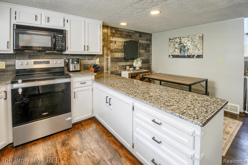 1012 Turner Road DeWitt, MI 48820 - Photo 22 of 36