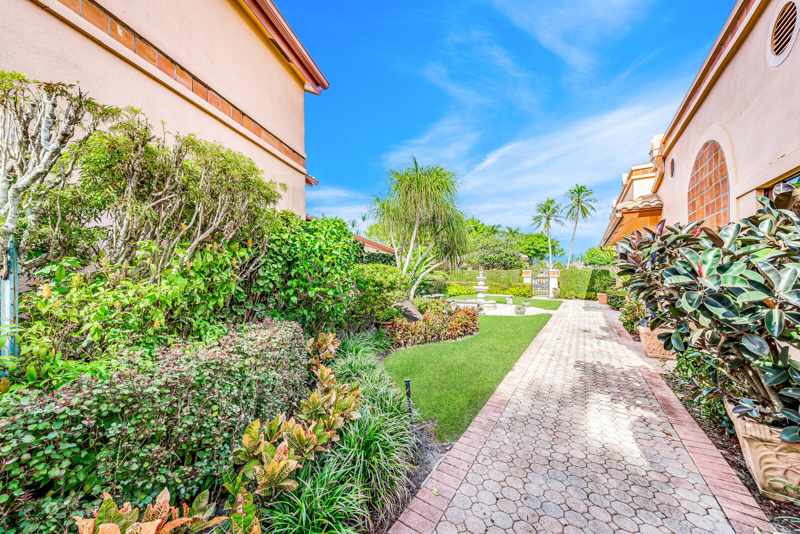 6458 Via Rosa Boca Raton, FL 33433 - Photo 9 of 99 09-VIA ROSA-008