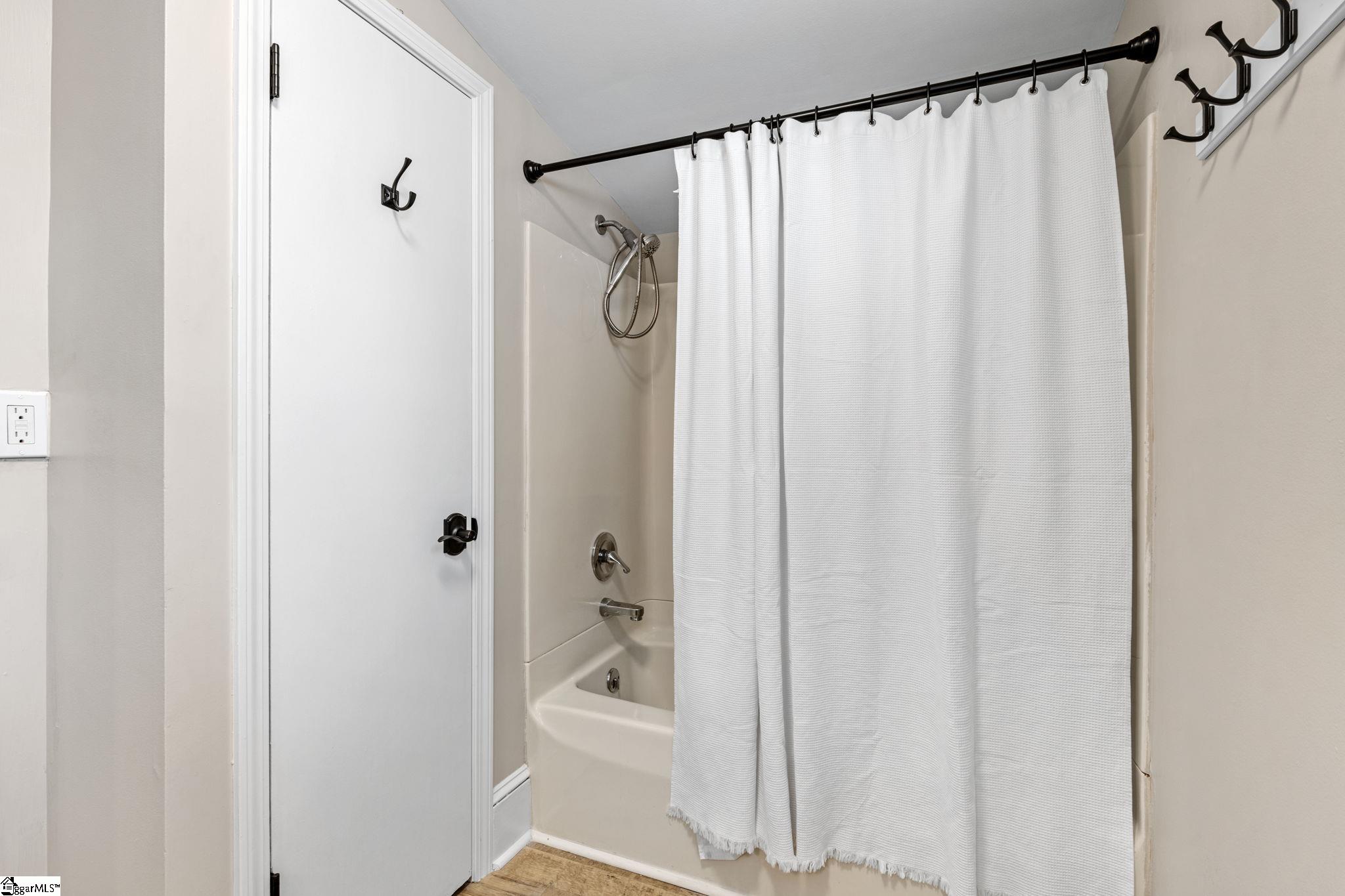 401 Gordon St Extension Greenville, SC 29611 - Photo 18 of 39