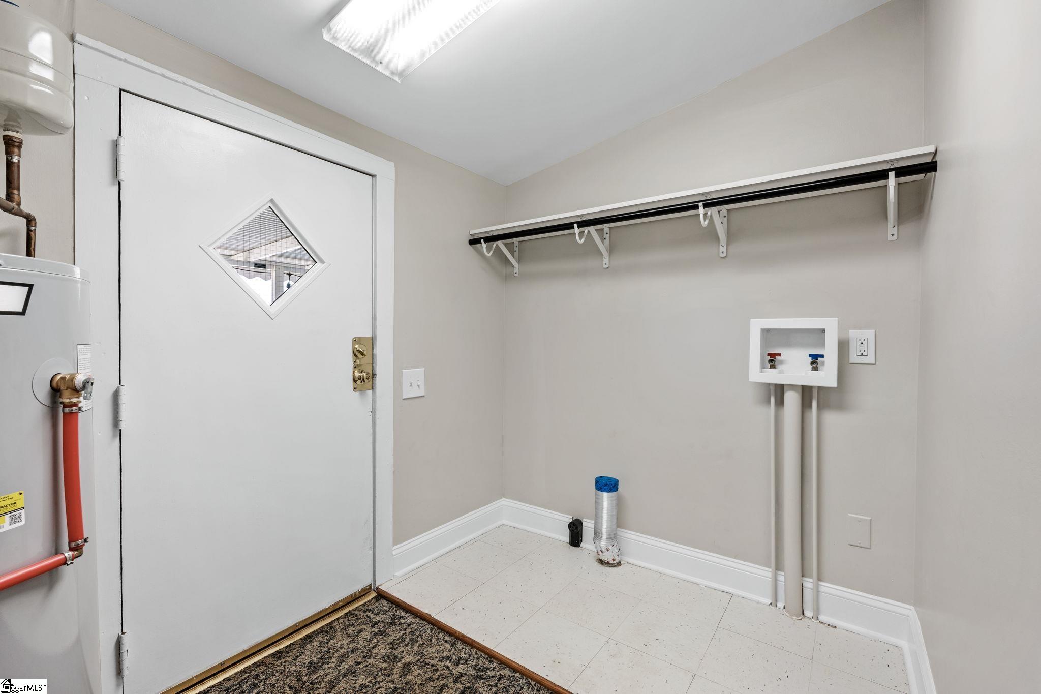 401 Gordon St Extension Greenville, SC 29611 - Photo 21 of 39