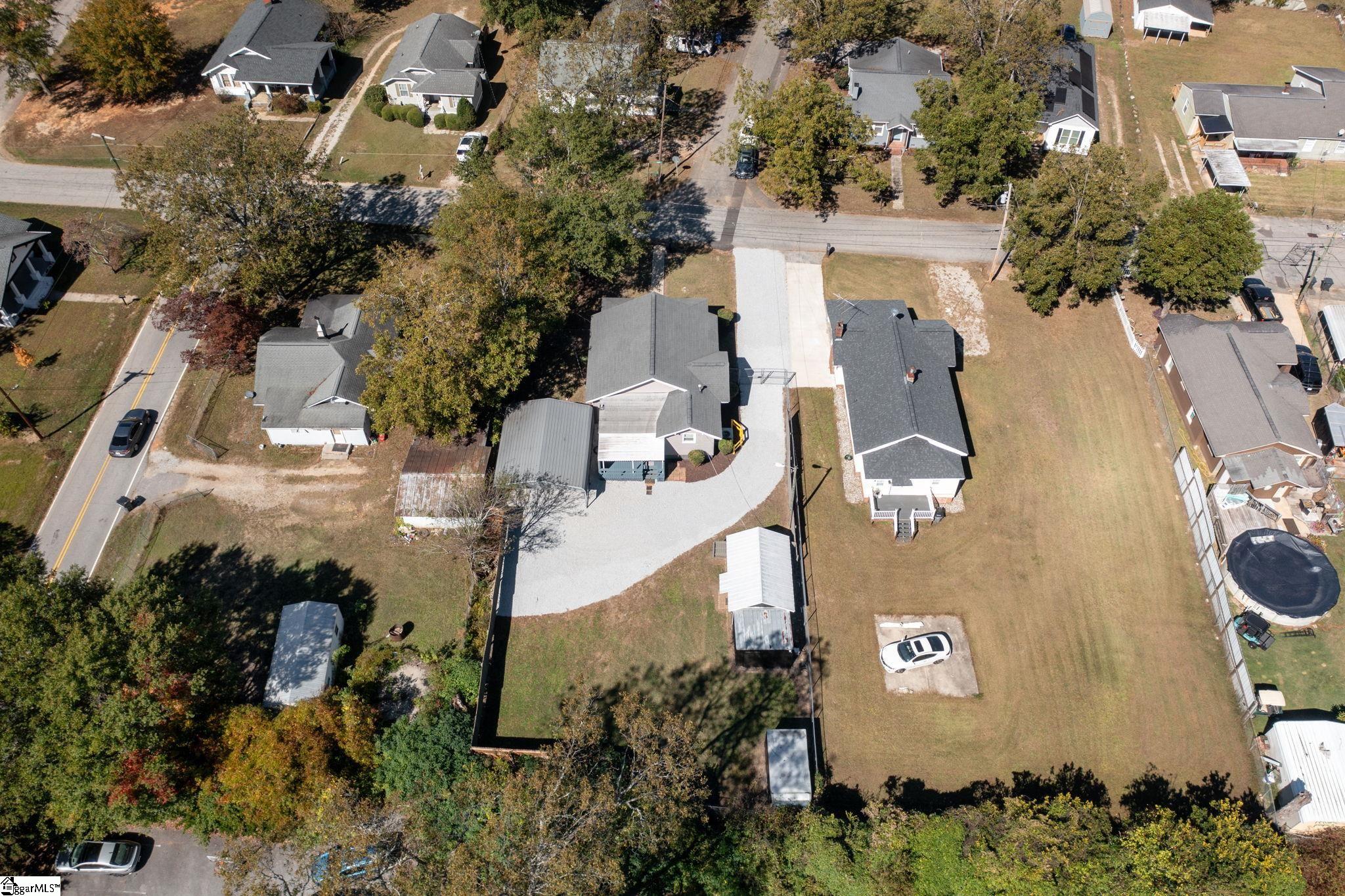 401 Gordon St Extension Greenville, SC 29611 - Photo 4 of 39