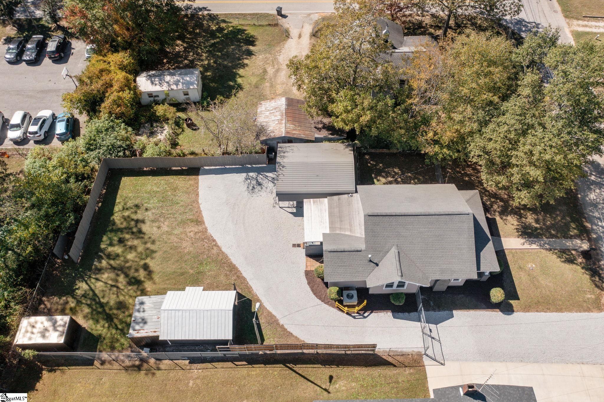 401 Gordon St Extension Greenville, SC 29611 - Photo 5 of 39