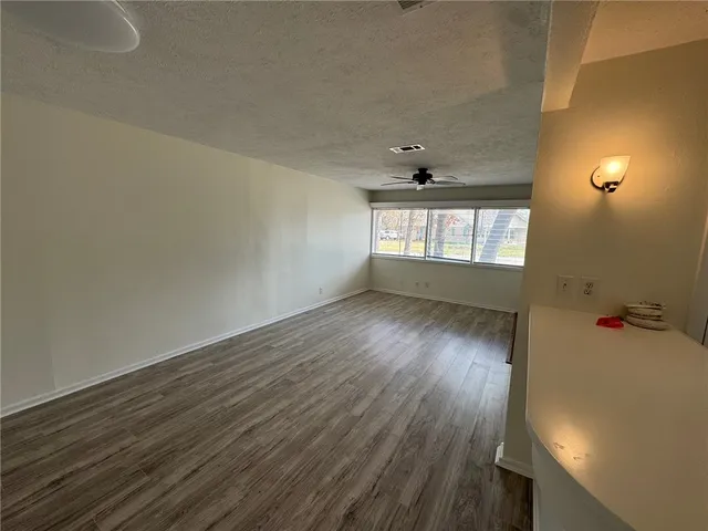 $995 | 604 College View Drive, Bryan, TX 77802