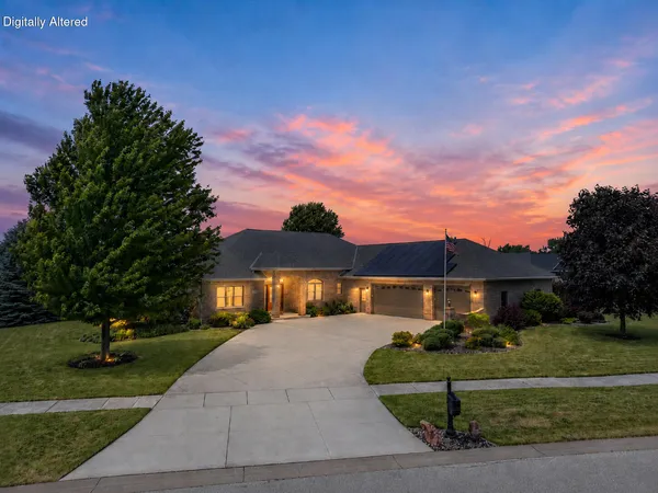 $899,900 | 420 South Country Lane, Fond du Lac, WI 54935