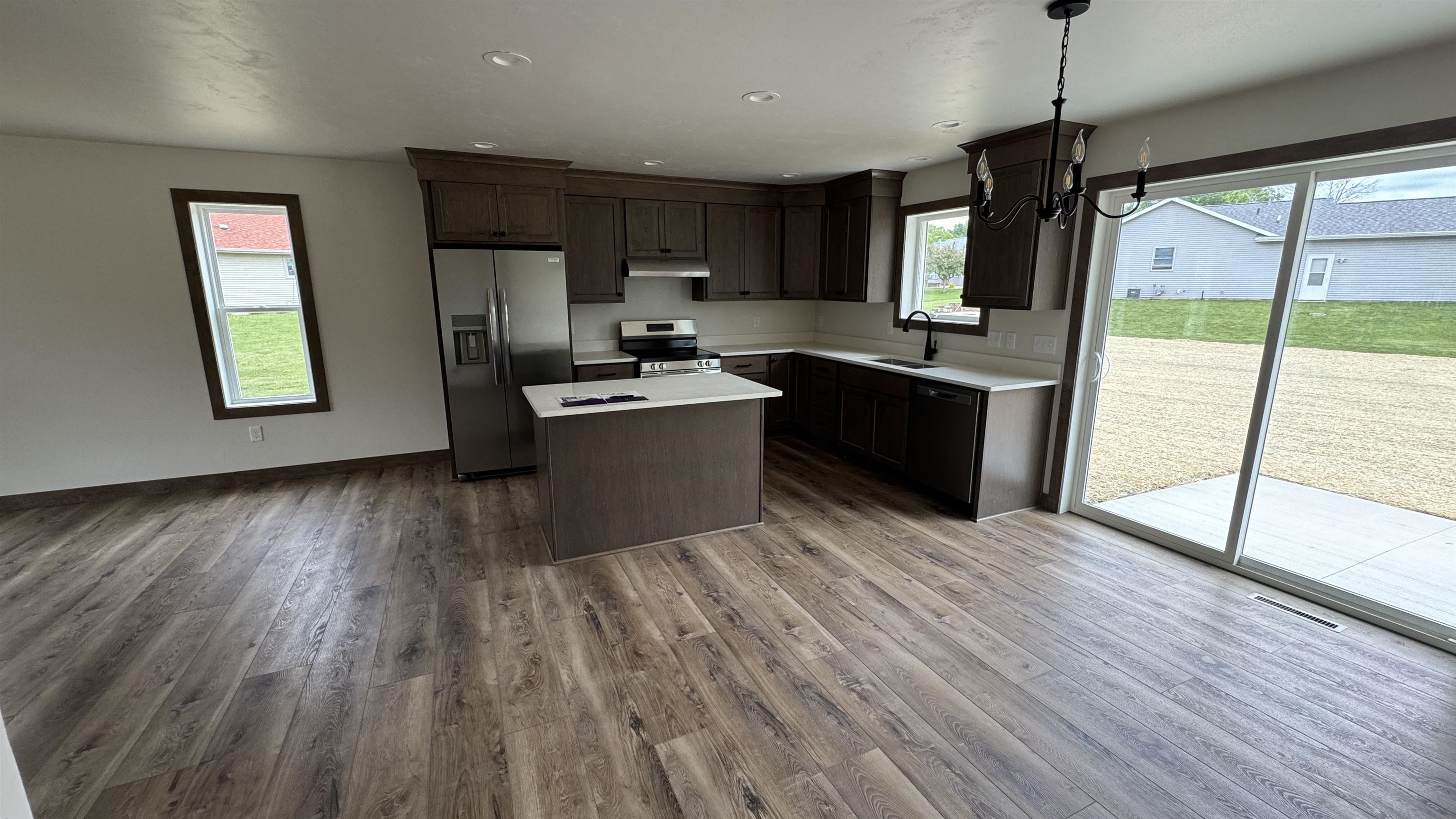 709 Robin Street New London, WI 54961 - Photo 9 of 35