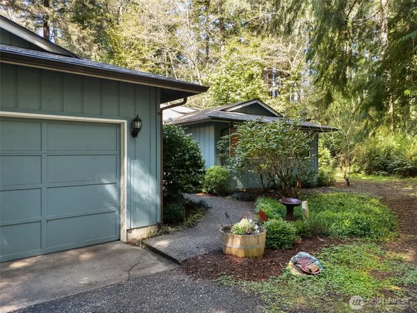 $650,000 | 5496 Northeast Laura Loop, Poulsbo, WA 98370