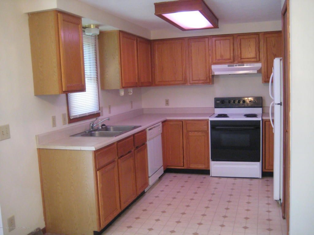 6034 Wise Road Lansing, MI 48911 - Photo 3 of 5 1847031-2.JPG