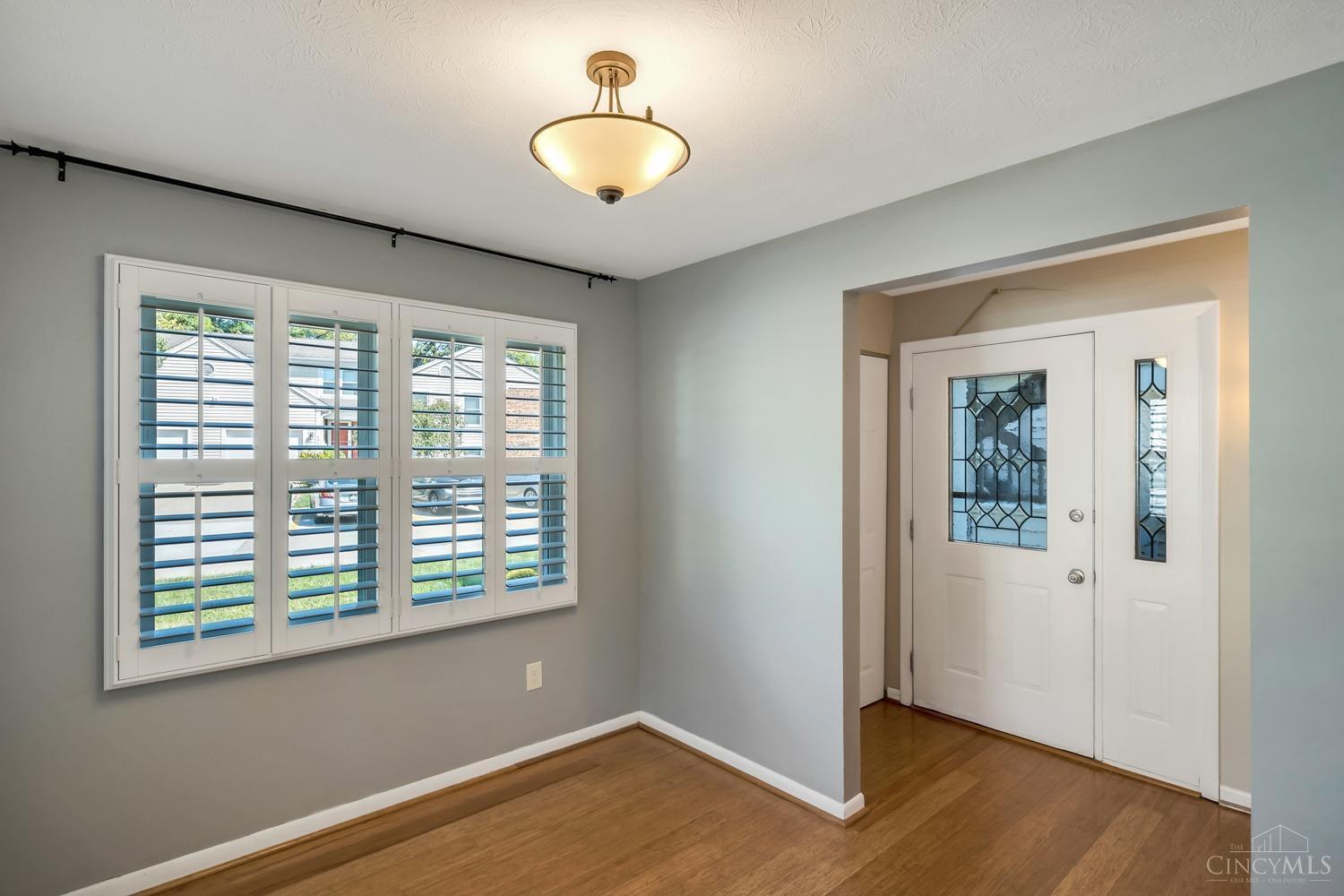 1283 Ebenezer Road Cincinnati, OH 45233 - Photo 5 of 33