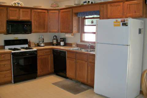 321 Colorado Ridge Hemlock, MI 48626 - Photo 6 of 21 31220637-5.JPG