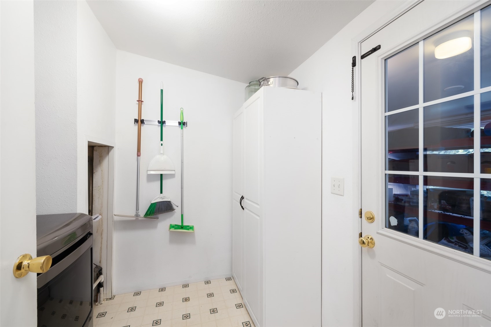 4982 Happy Valley Road Sequim, WA 98382 - Photo 23 of 40 a bathroom with a shower and a sink