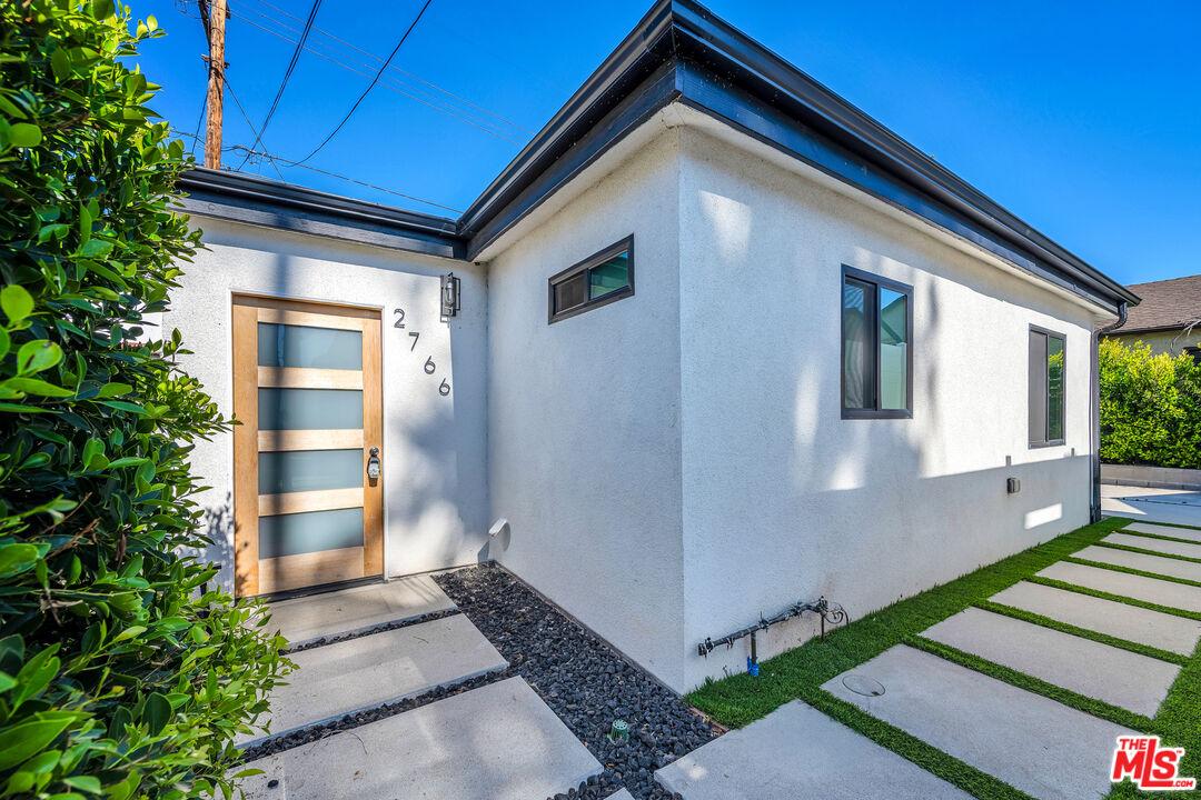 2766 North Frederic Street Burbank, CA 91504 - Photo 1 of 18