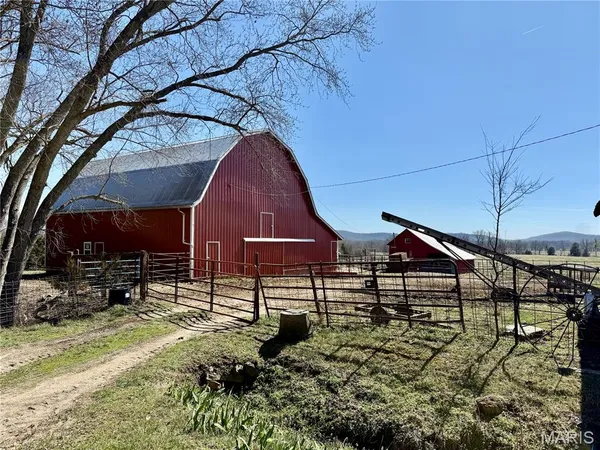 $550,000 | 14 Meador Lane, New Florence, MO 63363