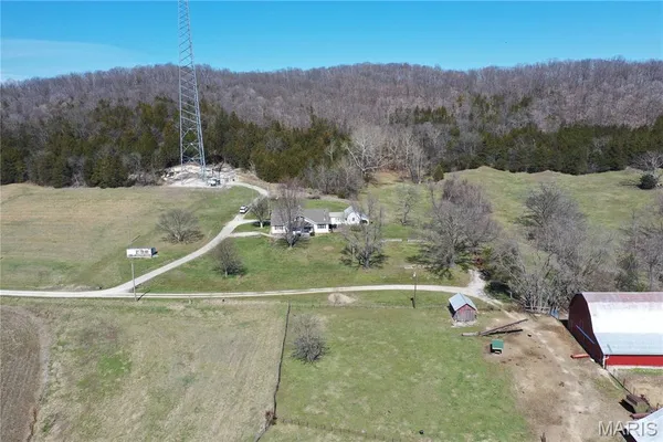 $550,000 | 14 Meador Lane, New Florence, MO 63363