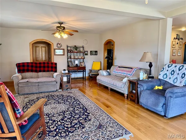 $550,000 | 14 Meador Lane, New Florence, MO 63363