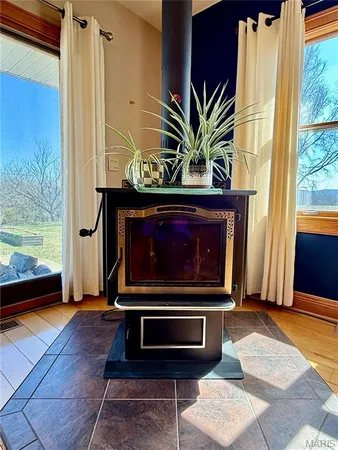 $550,000 | 14 Meador Lane, New Florence, MO 63363