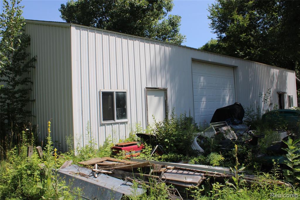 8300 Wiggins Road Howell, MI 48855 - Photo 16 of 22 Gallery Image 16