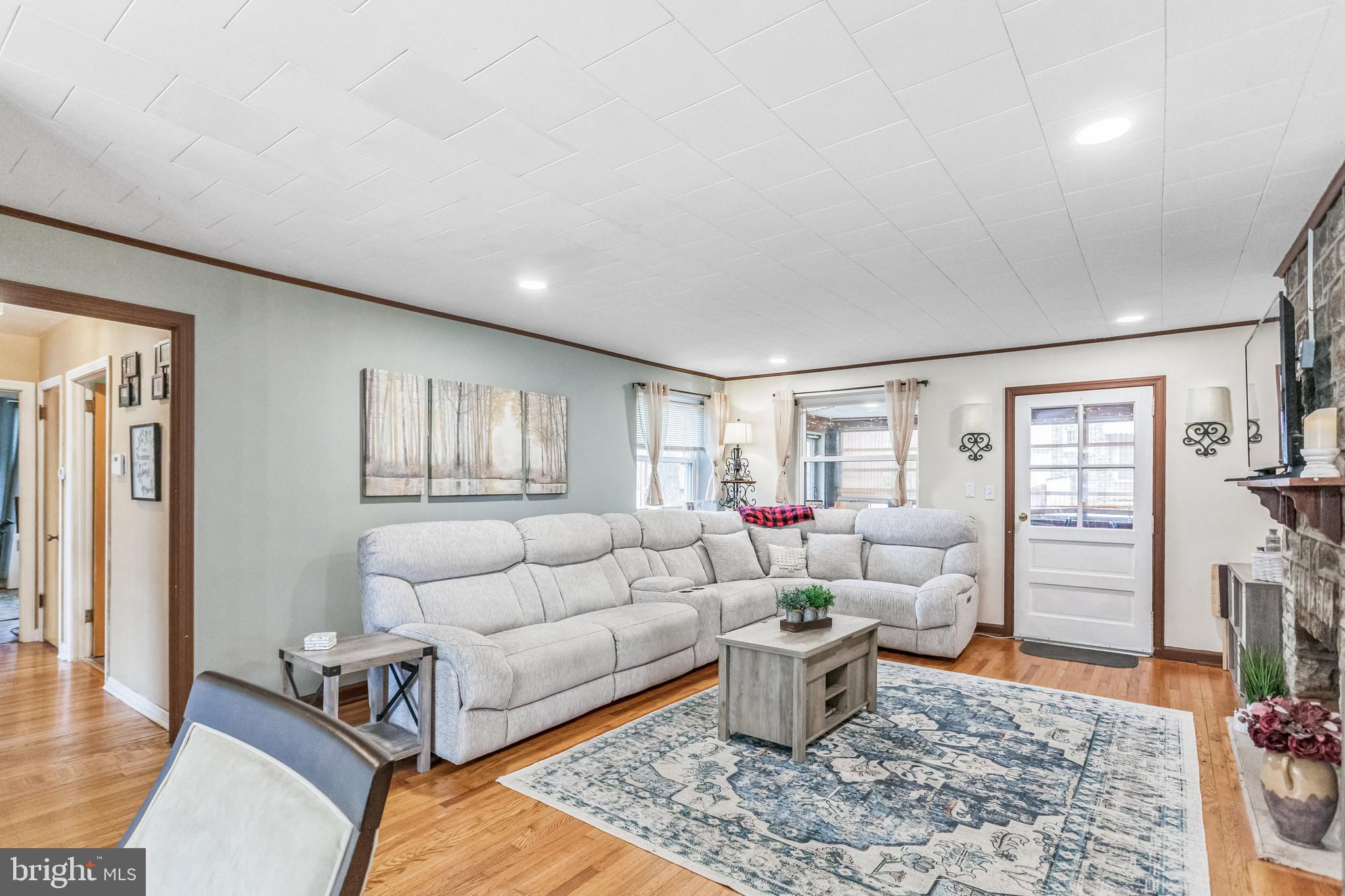 10 Arbor Lea Road Lansdowne, PA 19050 - Photo 13 of 31 Living area