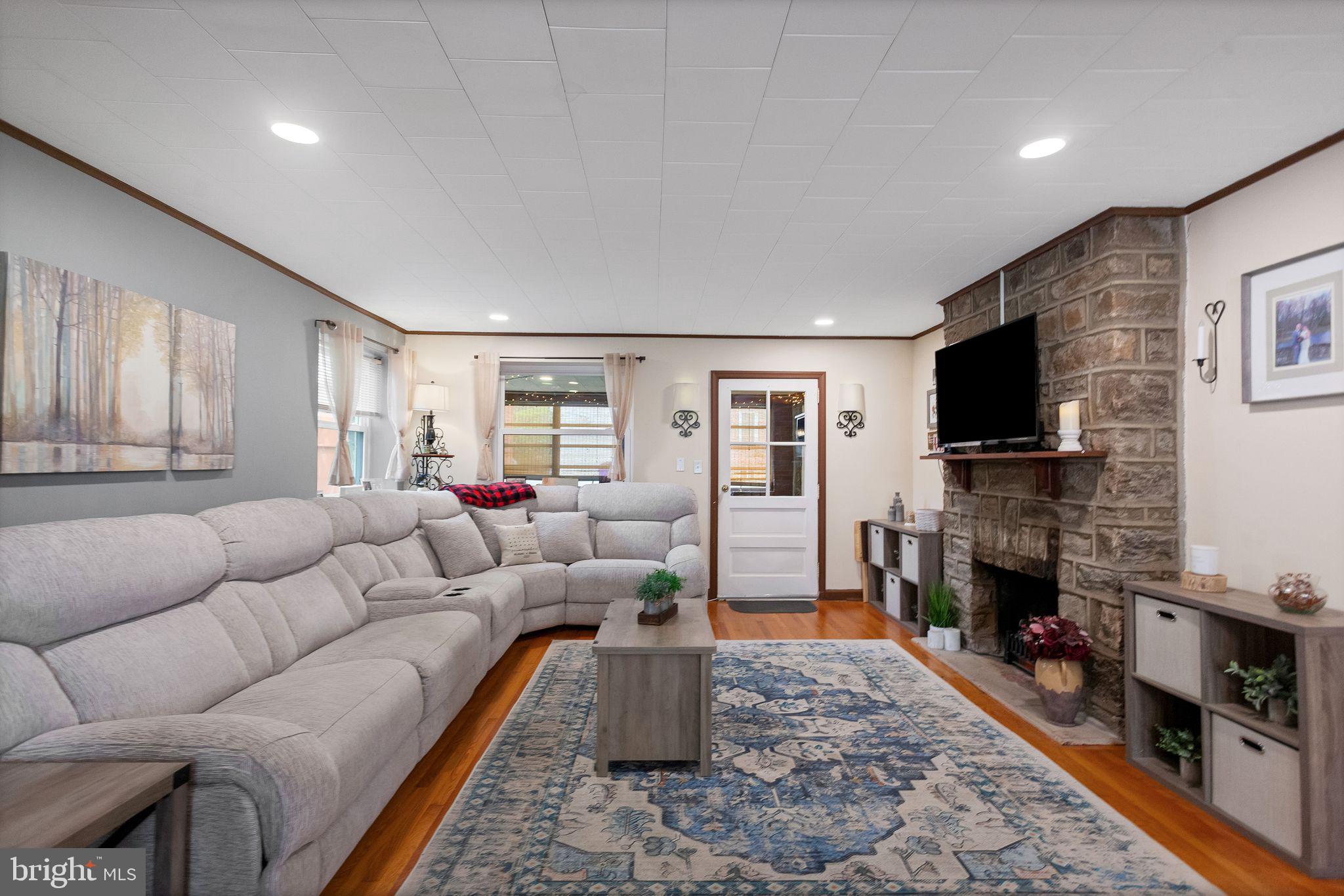 10 Arbor Lea Road Lansdowne, PA 19050 - Photo 14 of 31 Living area