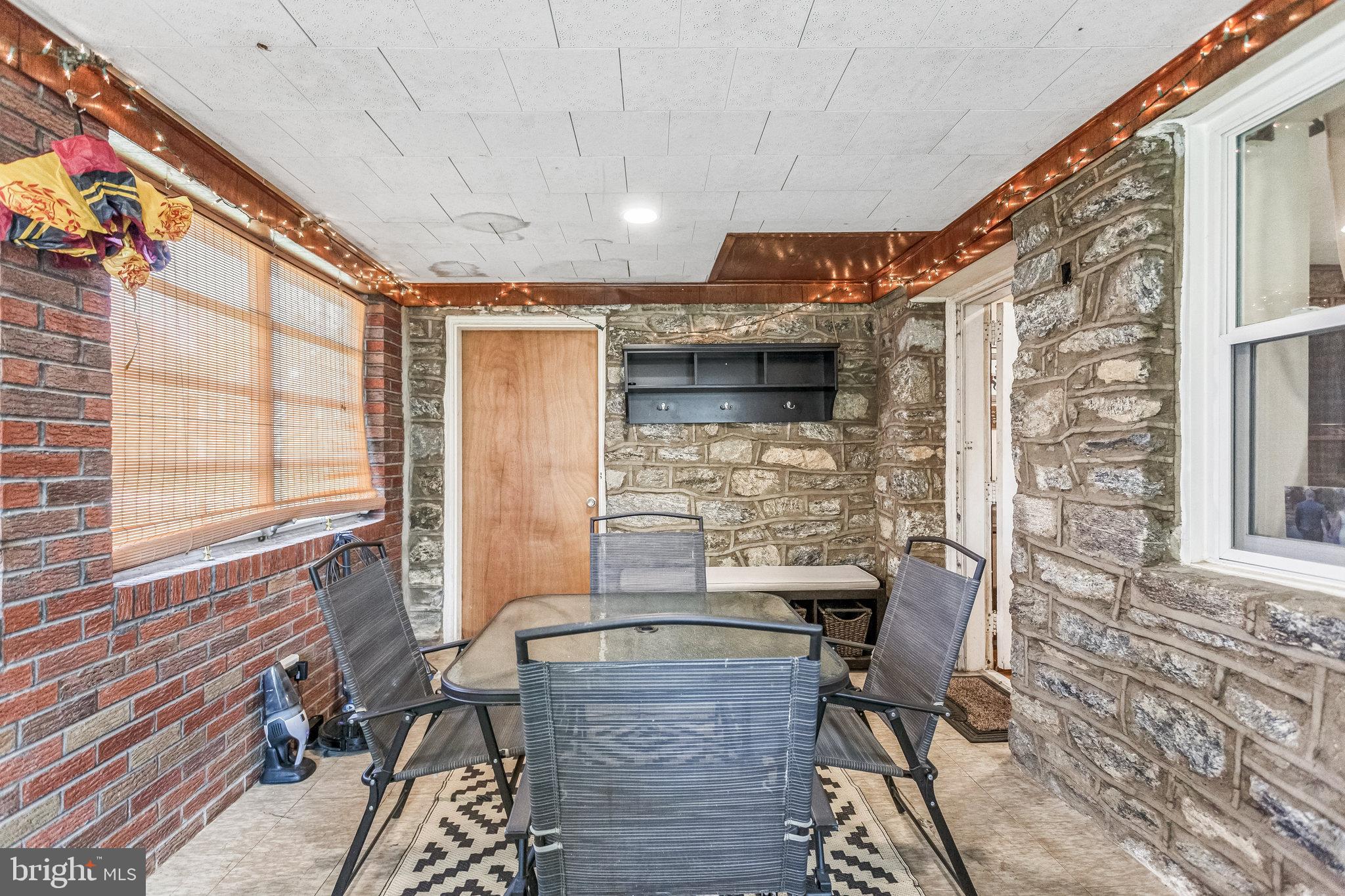 10 Arbor Lea Road Lansdowne, PA 19050 - Photo 16 of 31 Enclosed porch