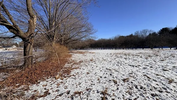 $450,000 | 10 Lanseigne Street, Dracut, MA 01826
