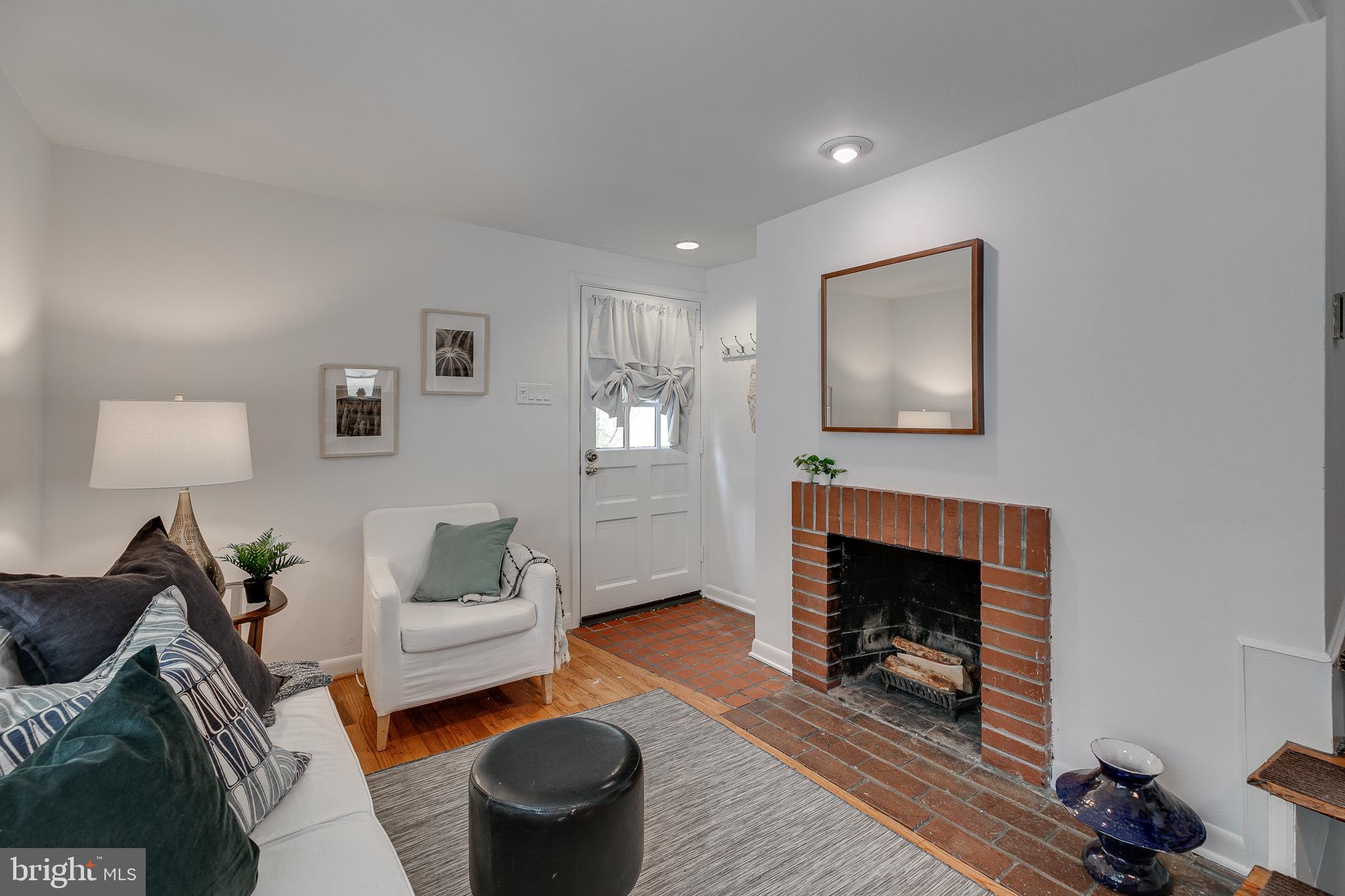 718 Addison Street, Unit A Philadelphia, PA 19147 - Photo 4 of 25 Gallery Image 4