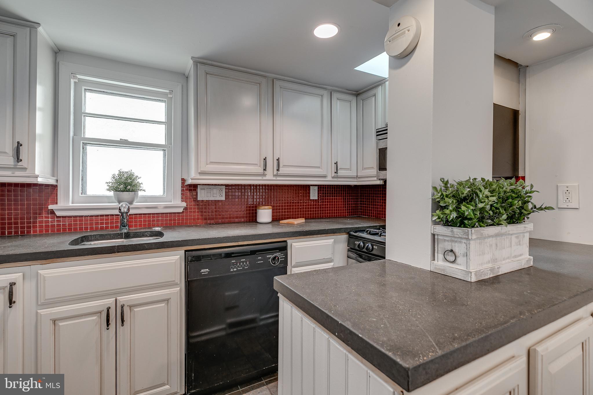 718 Addison Street, Unit A Philadelphia, PA 19147 - Photo 9 of 25 Gallery Image 9