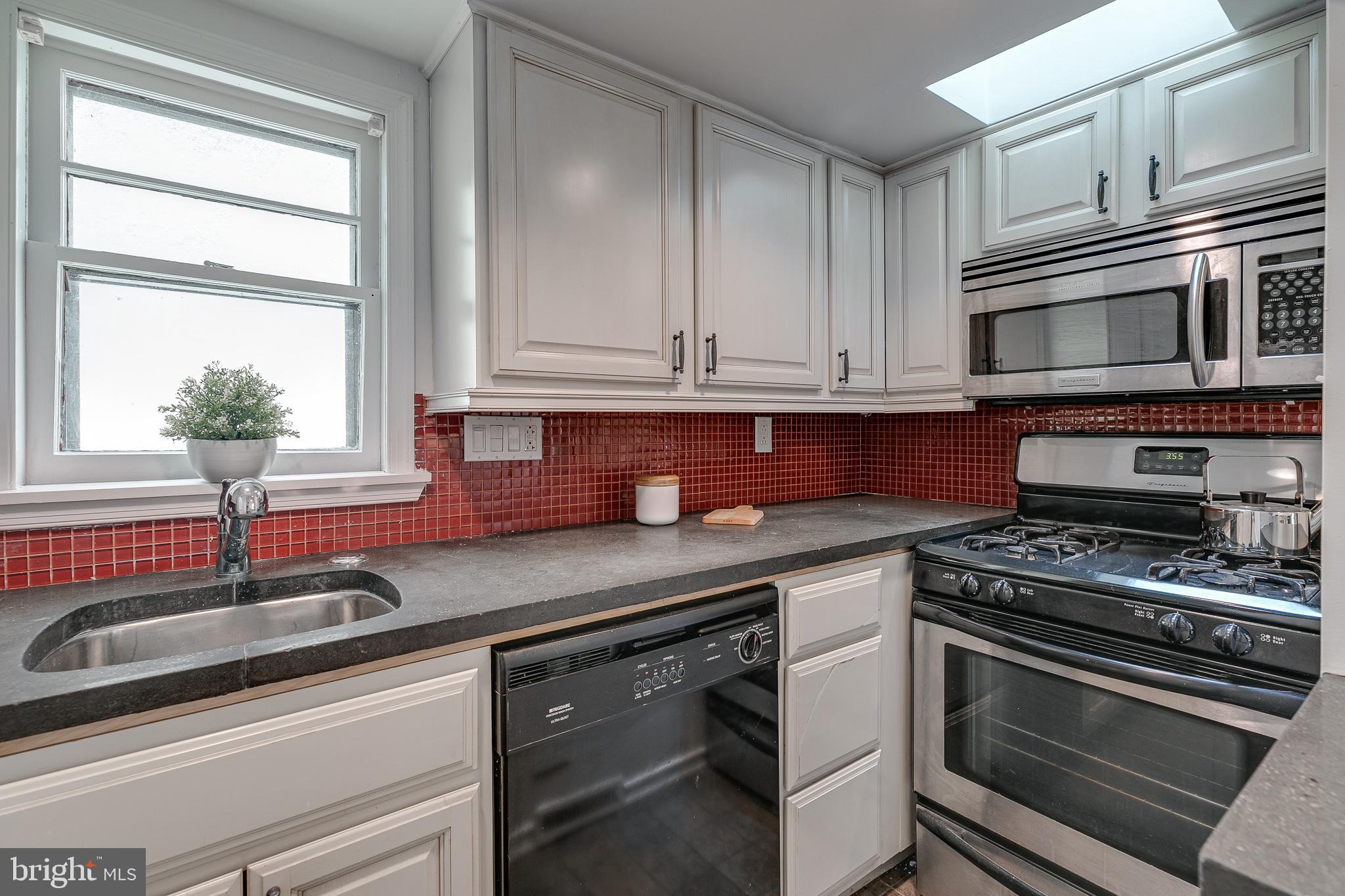 718 Addison Street, Unit A Philadelphia, PA 19147 - Photo 10 of 25 Gallery Image 10