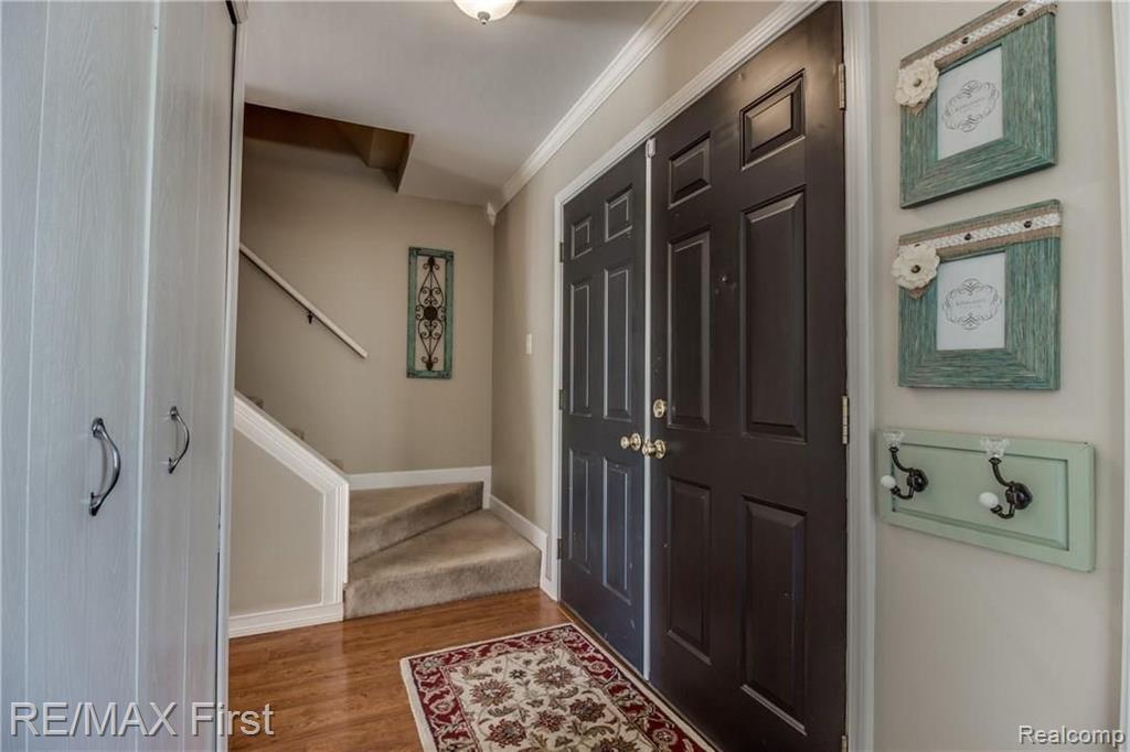 645 Baker Street Rochester Hills, MI 48307 - Photo 5 of 39