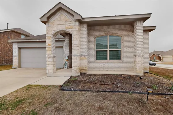 $1,975 | 423 Pepperbark Avenue, Princeton, TX 75407