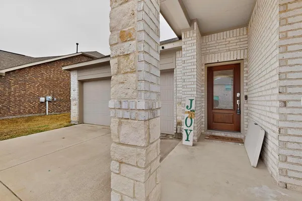 $1,975 | 423 Pepperbark Avenue, Princeton, TX 75407