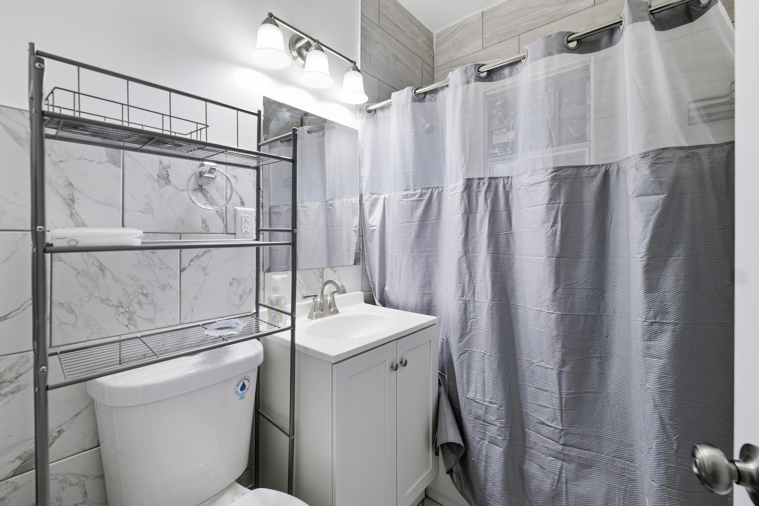 3069 North 29th Street, Unit 3069A Milwaukee, WI 53210 - Photo 11 of 27 11-print-_1577355 Alexis Treadway