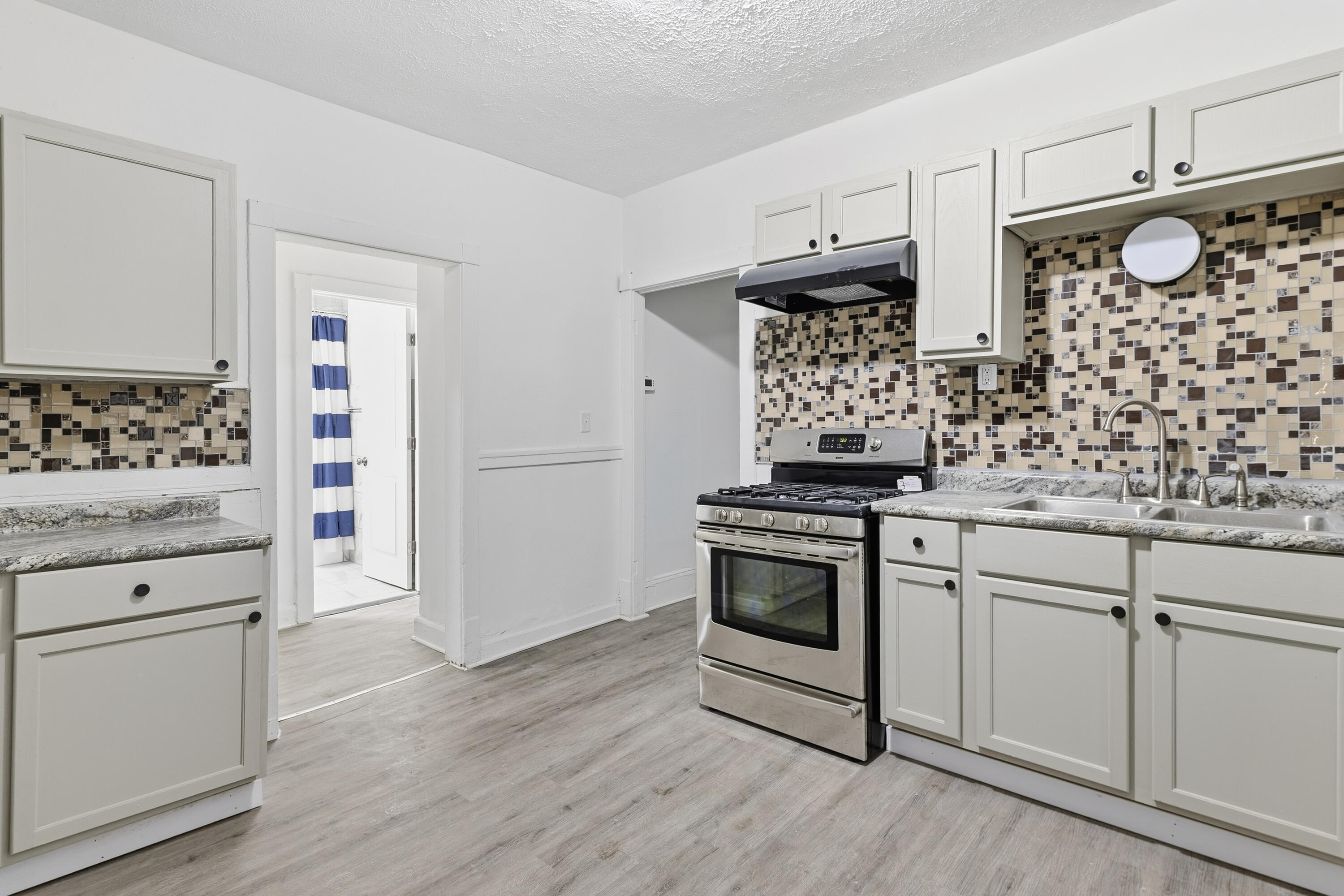 3069 North 29th Street, Unit 3069A Milwaukee, WI 53210 - Photo 6 of 27 6-print-_1577388 Alexis Treadway